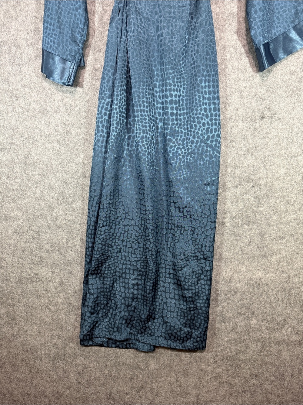 Halston Long Robe - Womens L XL - Blue Satin Patterned Sleepwear Chic Vintage - Picture 11 of 11